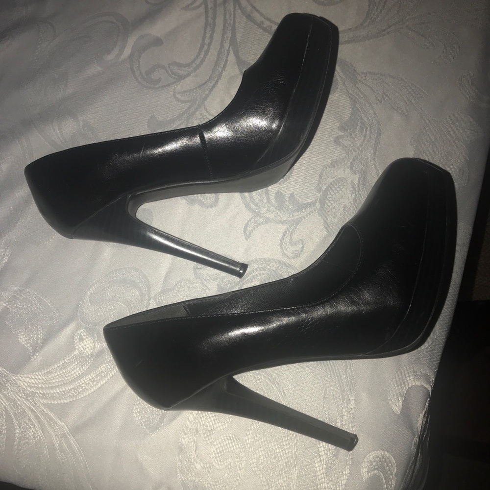 Size 6 pumps - Picture 6 of 8